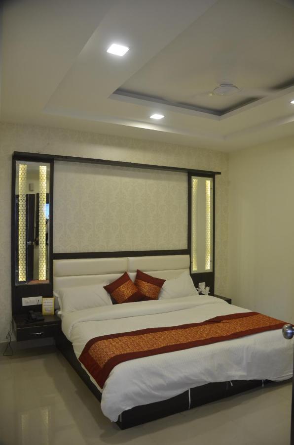 Hotel Krishna Galaxy Kanpur Zewnętrze zdjęcie