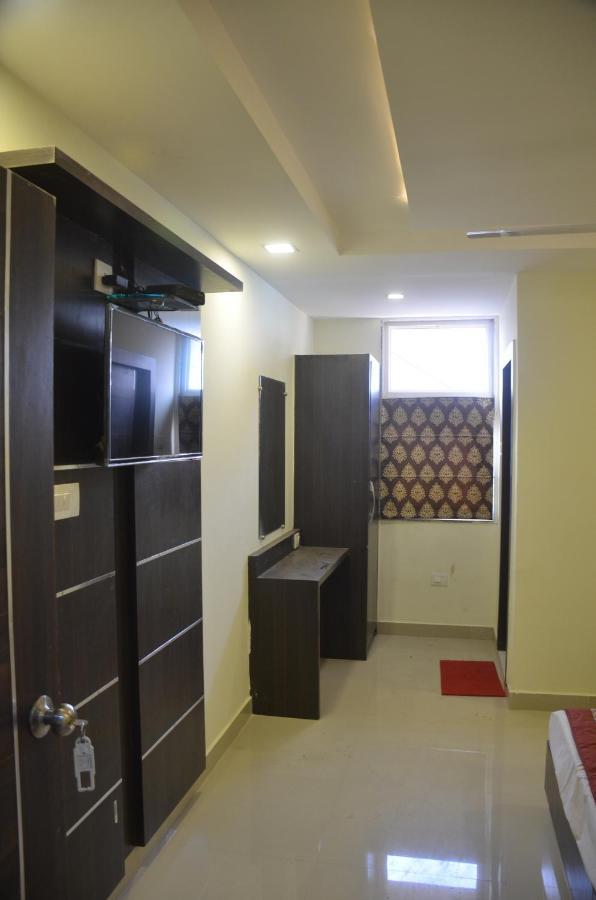 Hotel Krishna Galaxy Kanpur Zewnętrze zdjęcie